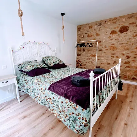 Ty Ker Iliz - Petits Commerces Et Accessibles A Pied!